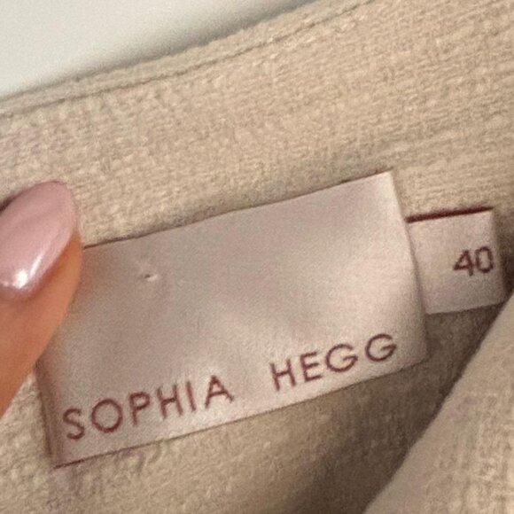 Sophia Hegg Elegant Women's Pants, Size 40, Beige Color - Picture 4 of 5